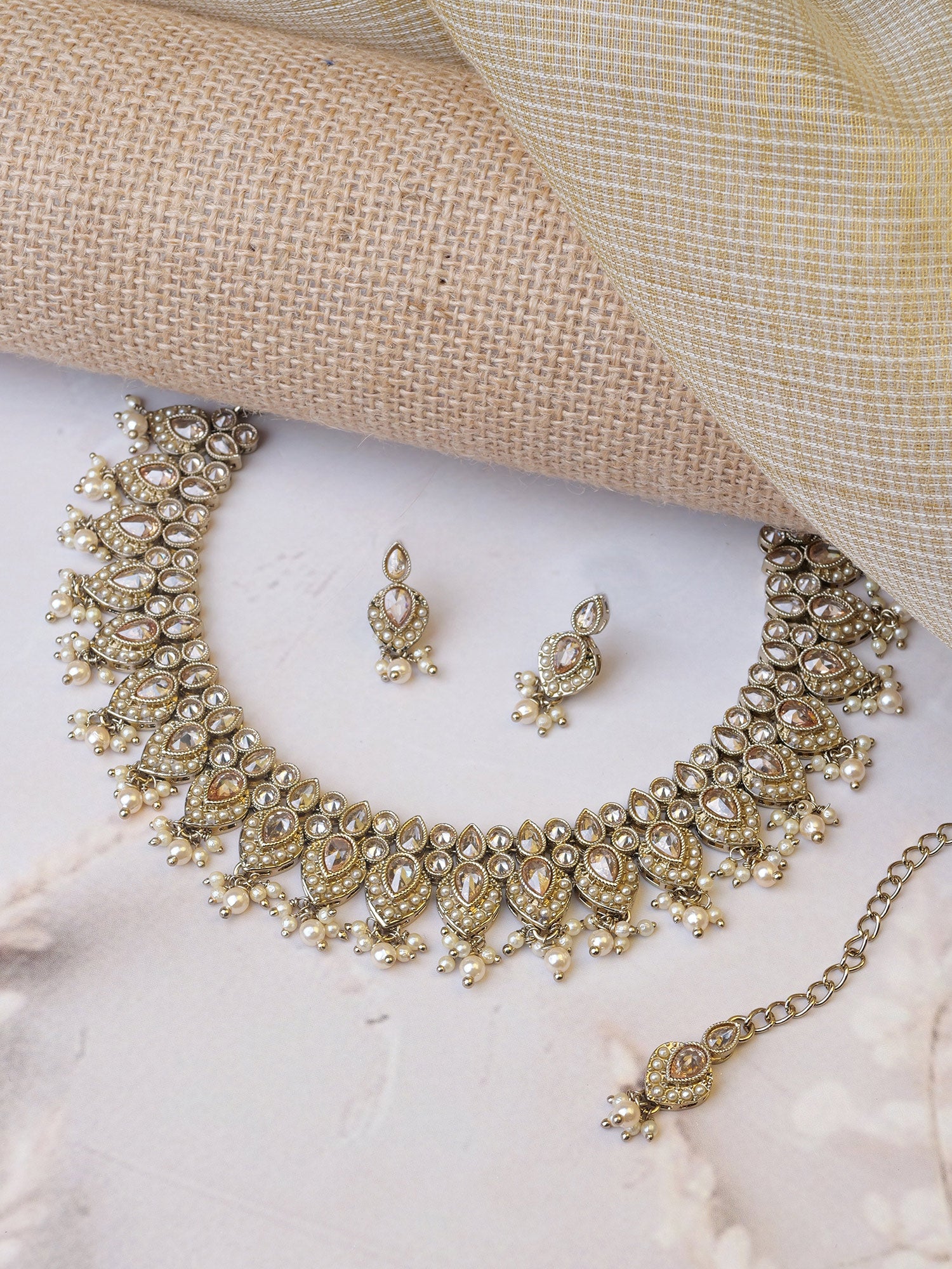 Parveen Necklace Set in Champagne