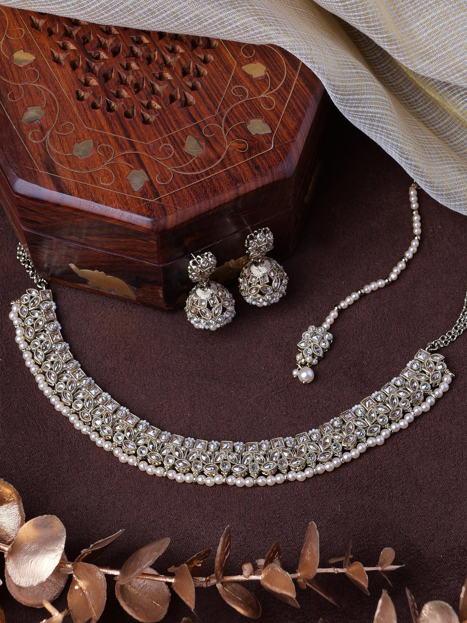 Pavani Necklace Set in Champagne