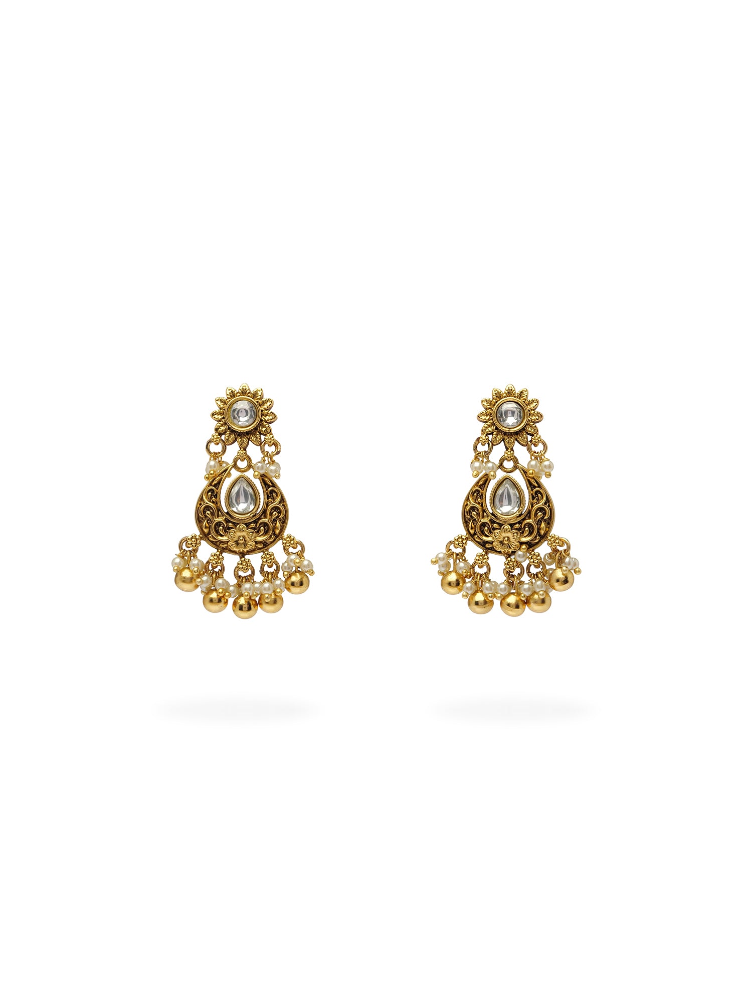 Pehrani Kundan Earrings in White and Pearl