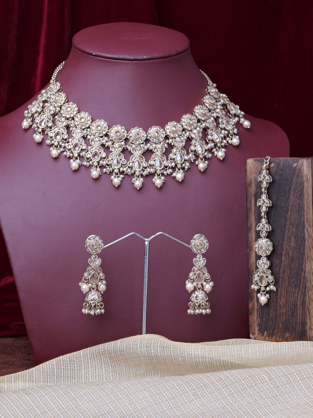 Phool Necklace Set in Champagne