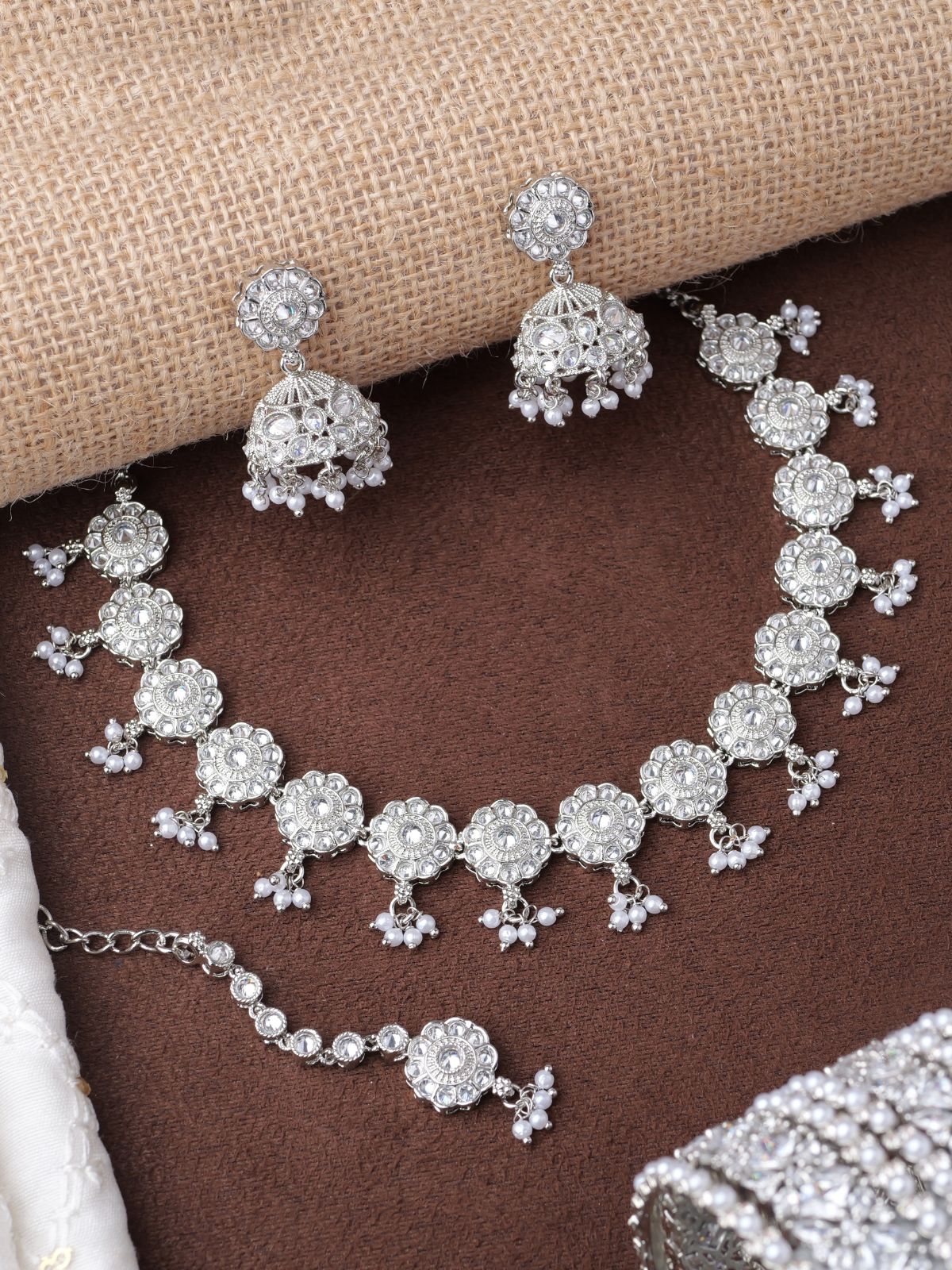 Phool Simple Necklace Set in Rhodium
