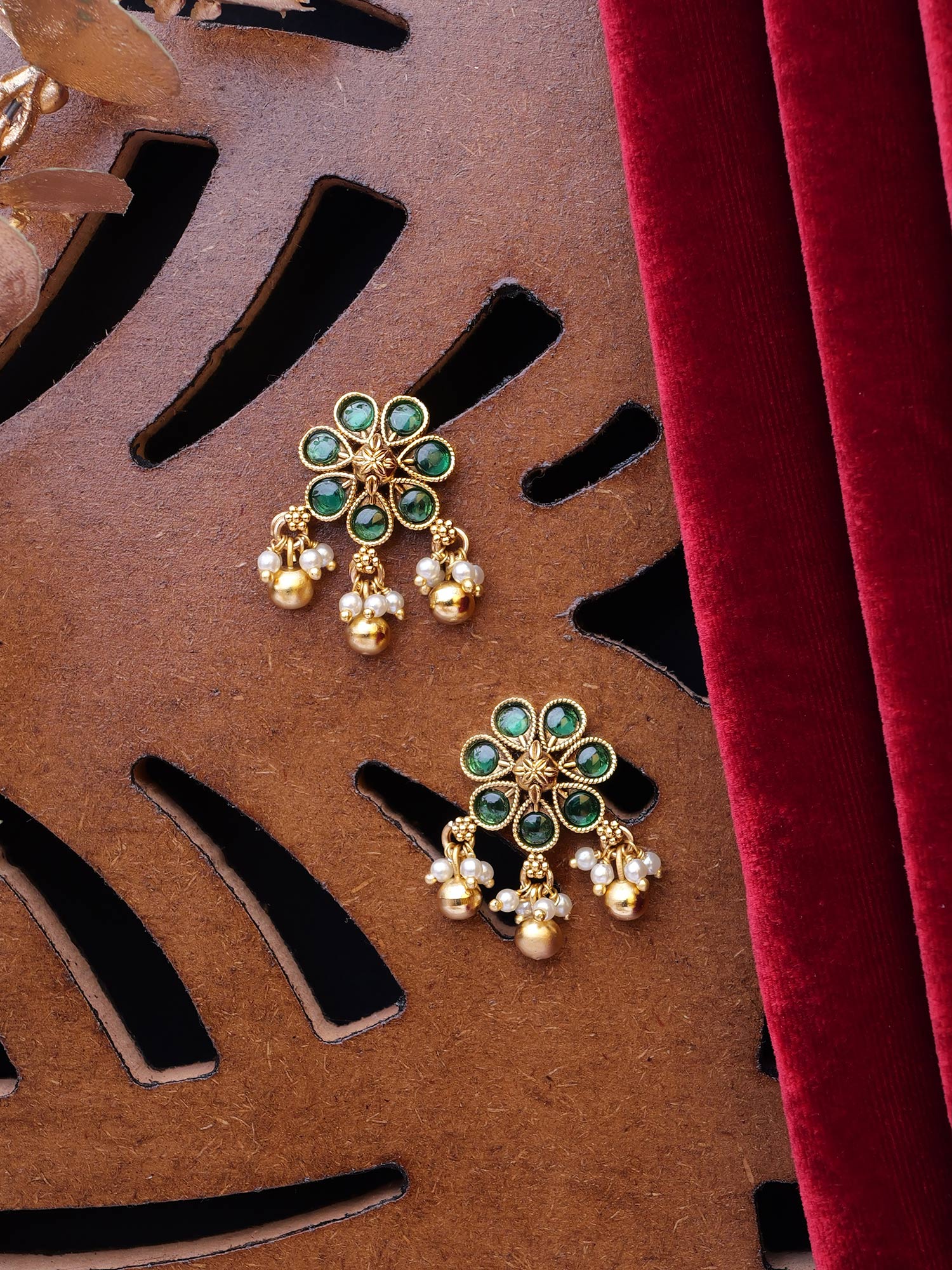 Piya Small Earrings in Green