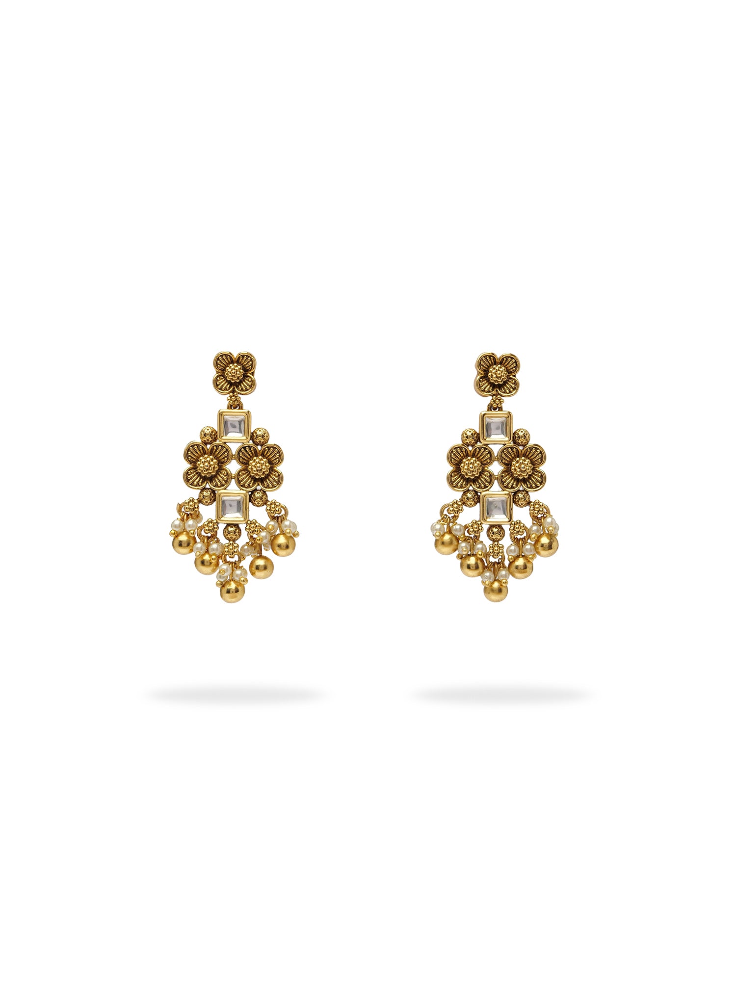 Pushpa Kundan Necklace Set in White