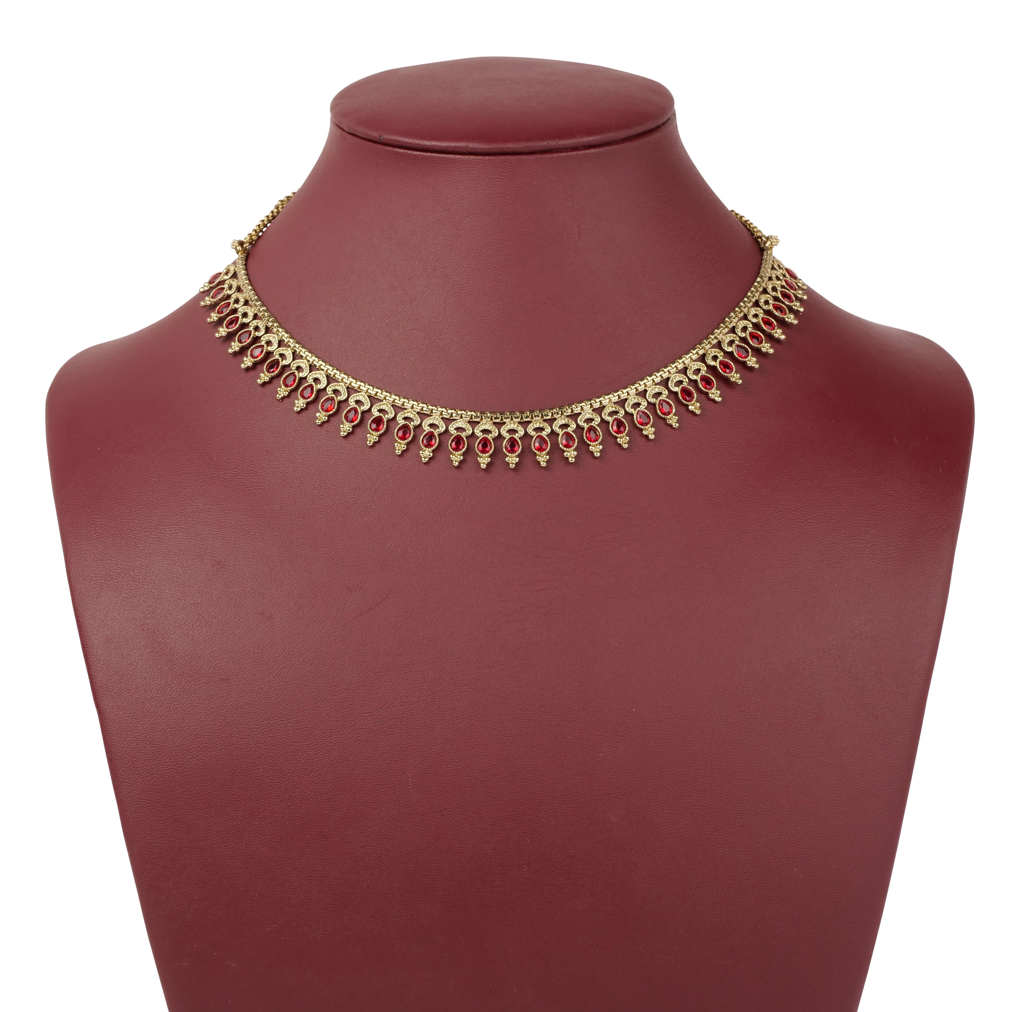 Kavia Simple Necklace Set in Maroon