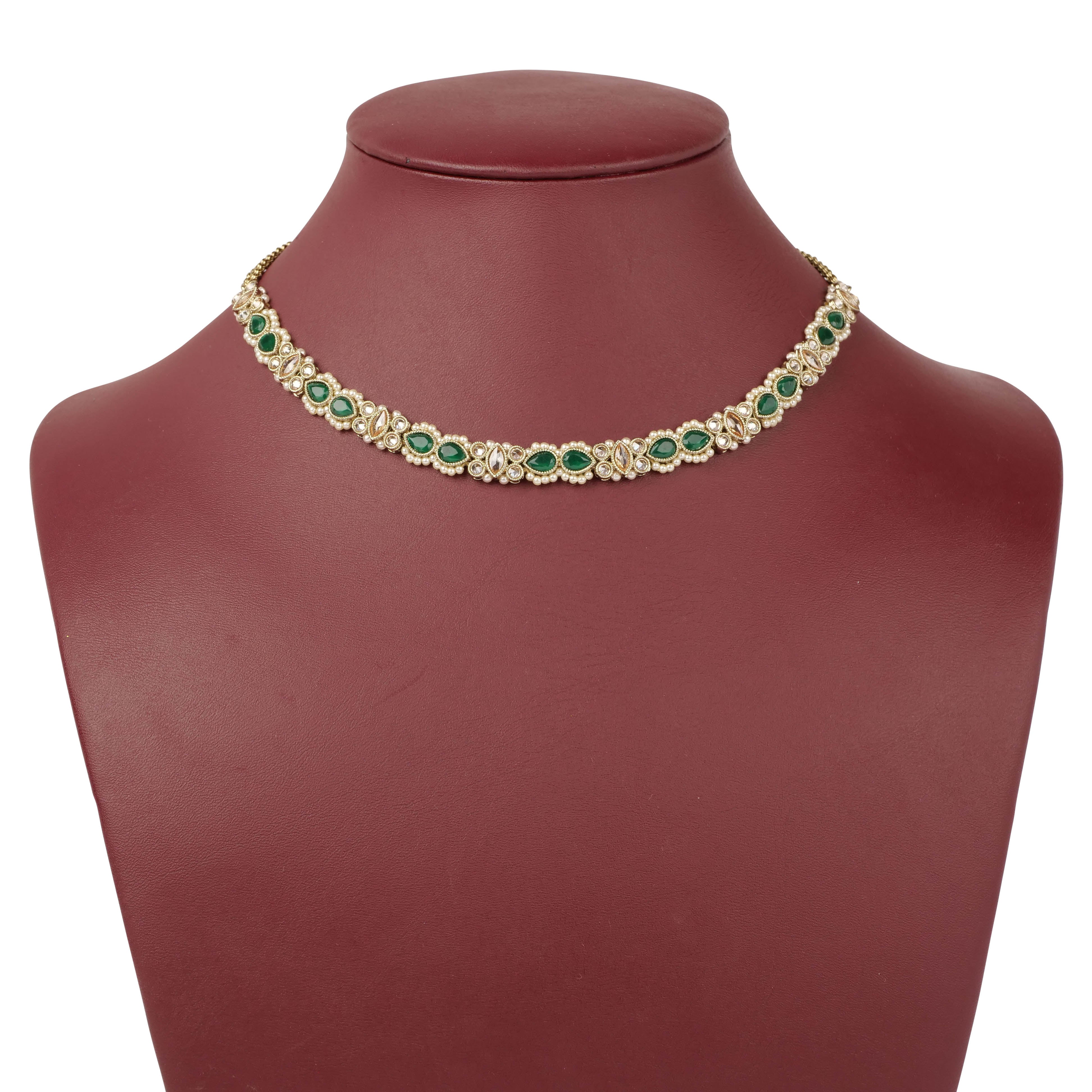 Anisha Simple Necklace Set in Green