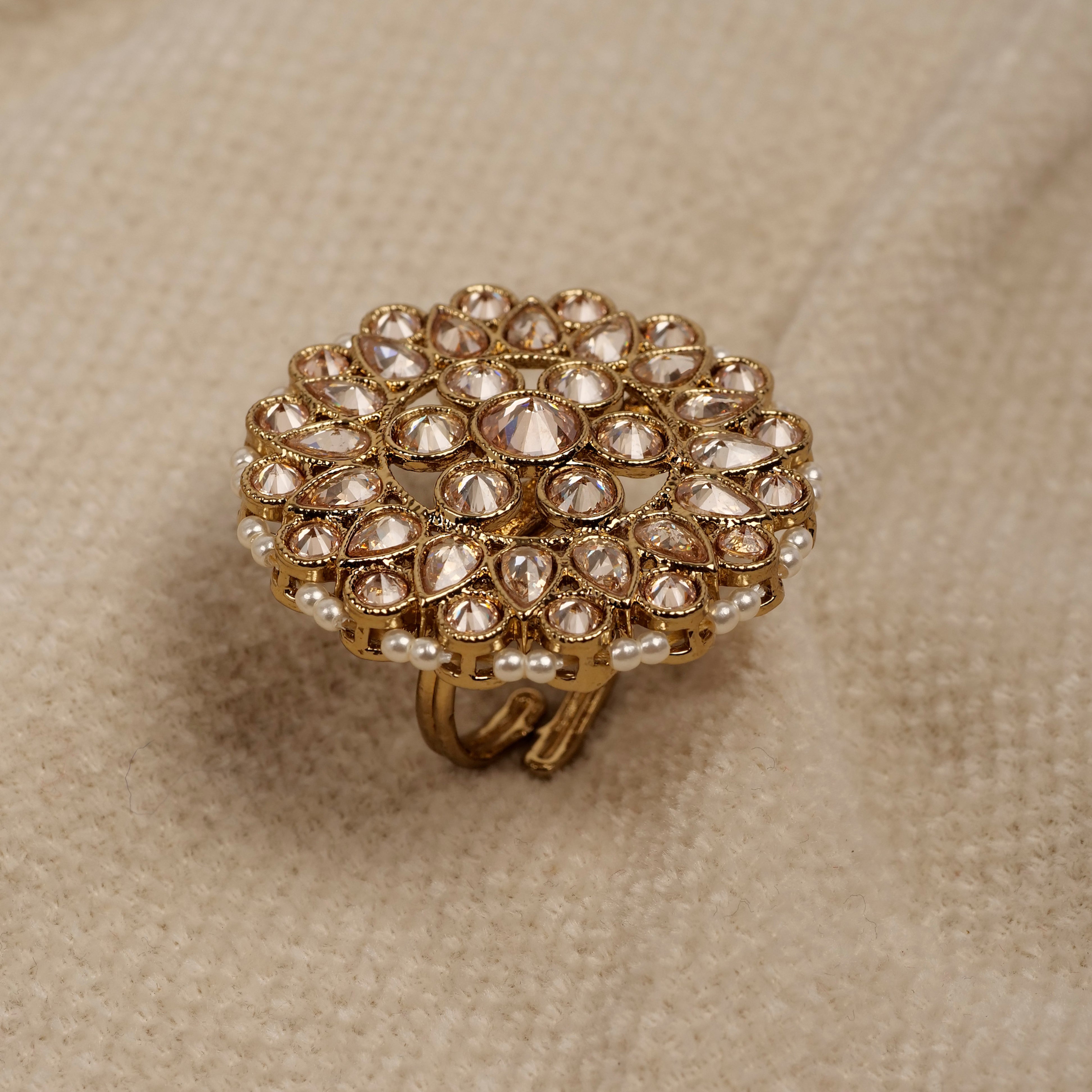 Pearl Oversized Round Ring in Topaz