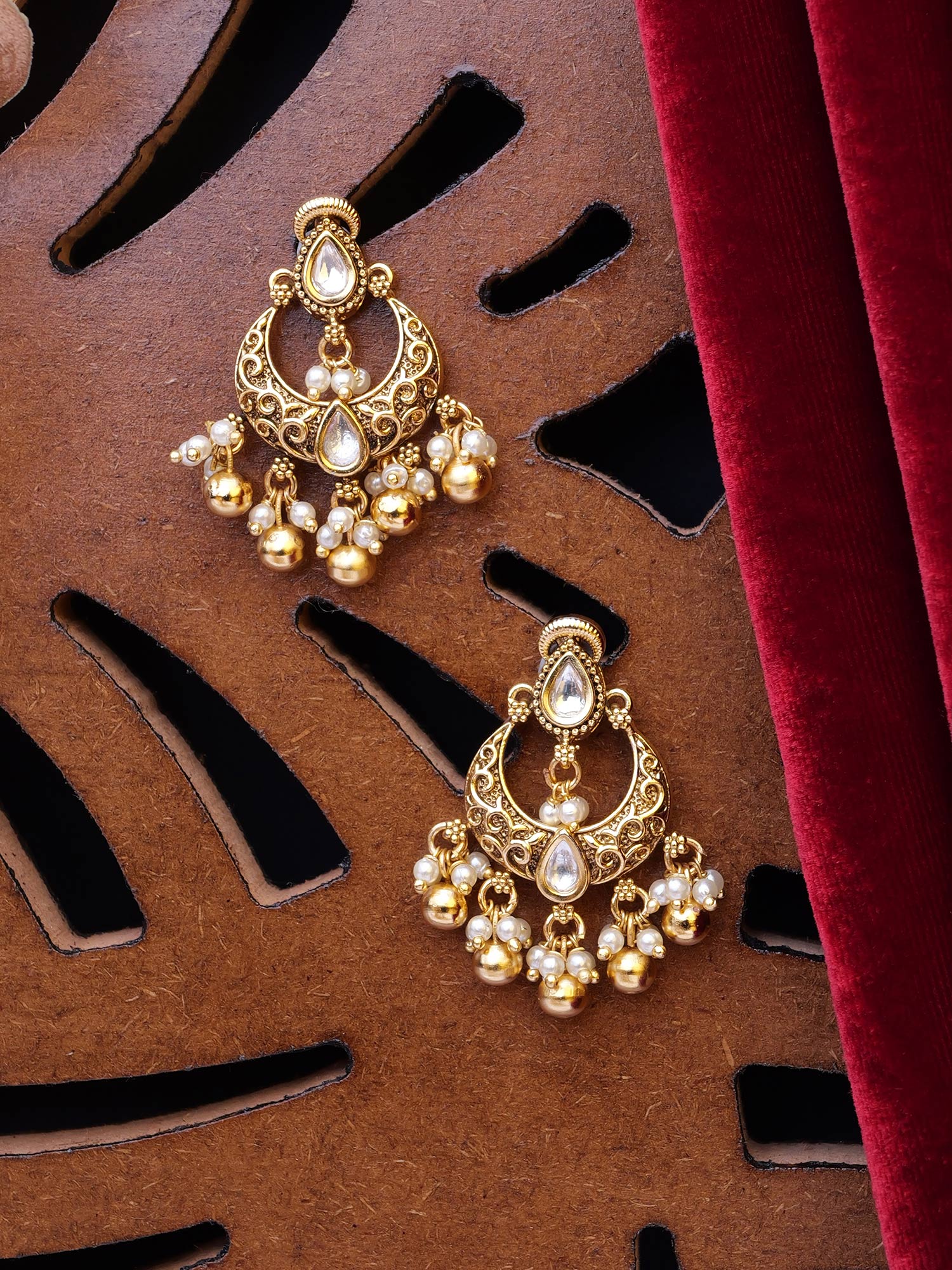 Rangita Kundan Earrings in White