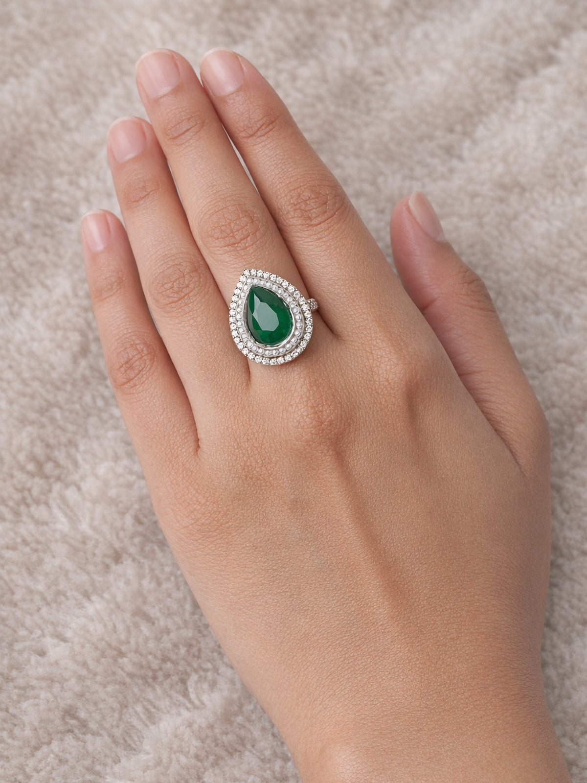 Reyanshi Ring in Pearl and Green 