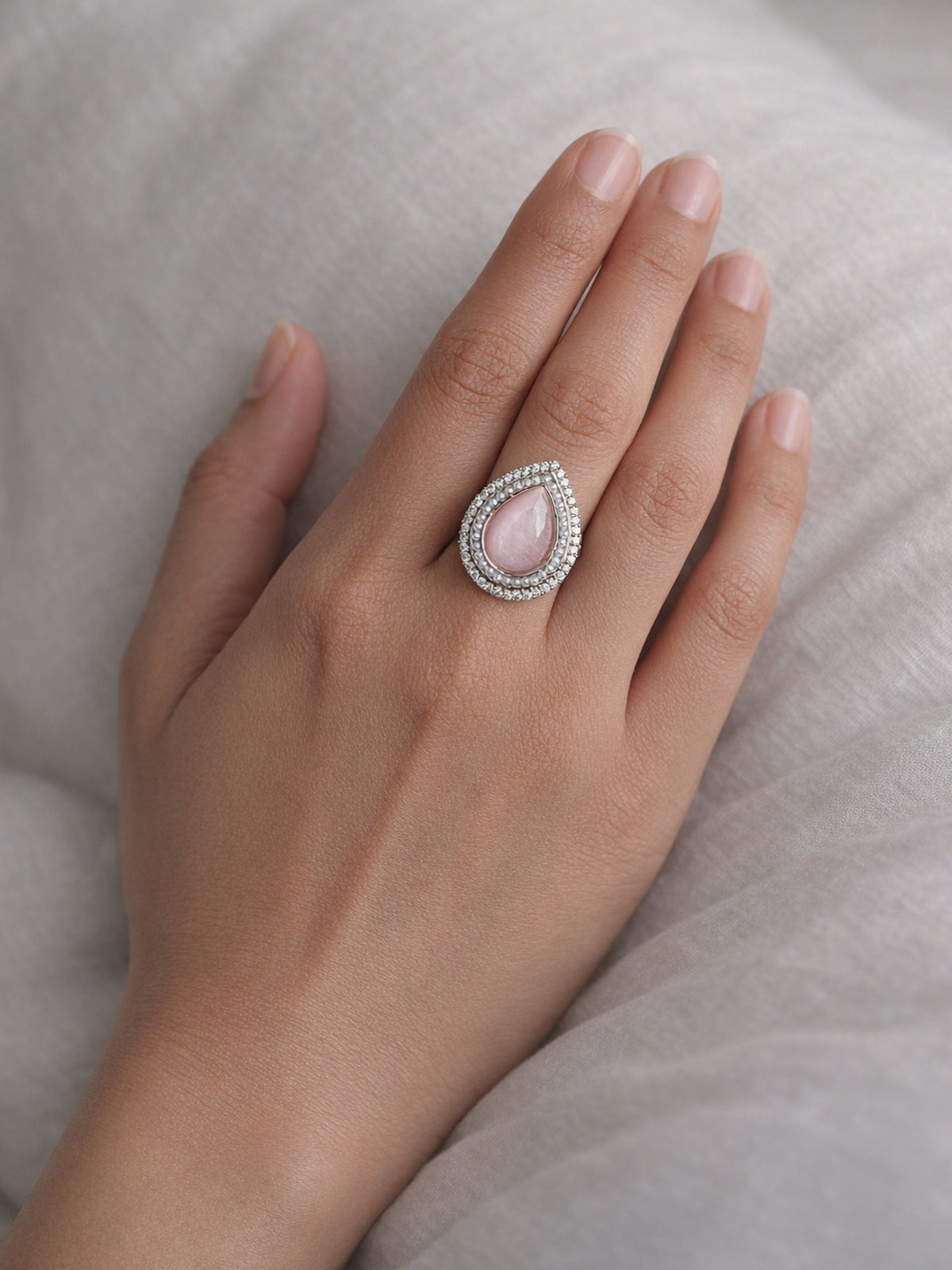 Reyanshi Ring in Pearl and Light Pink 