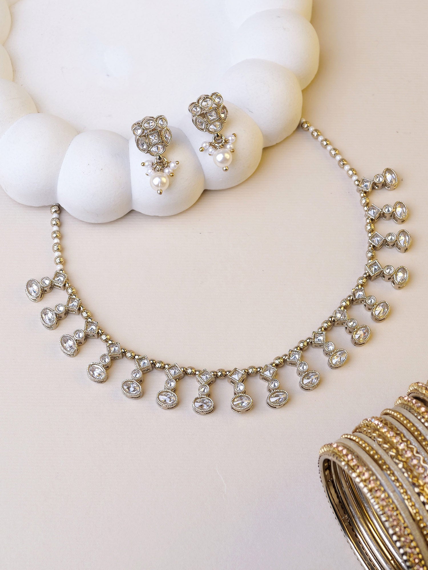 Ruhina Necklace Set in White