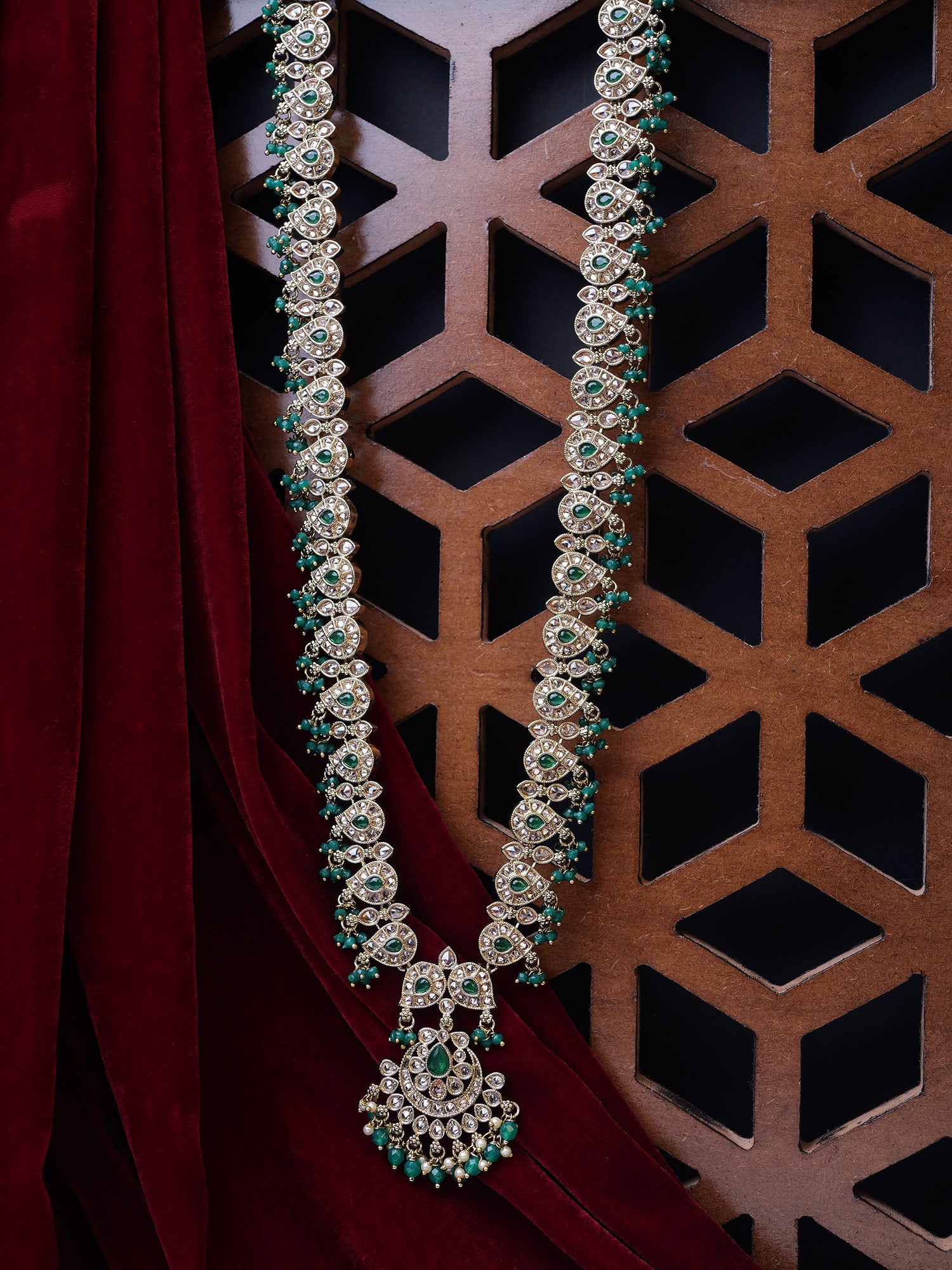 Saanvi Rani Haar in Green and Antique Gold