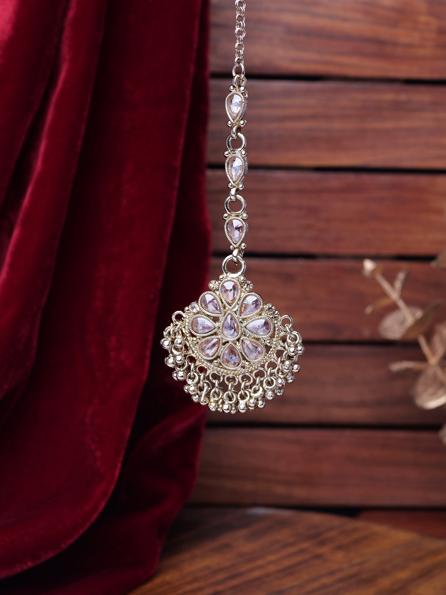 Saira Maang Tikka in Antique Gold