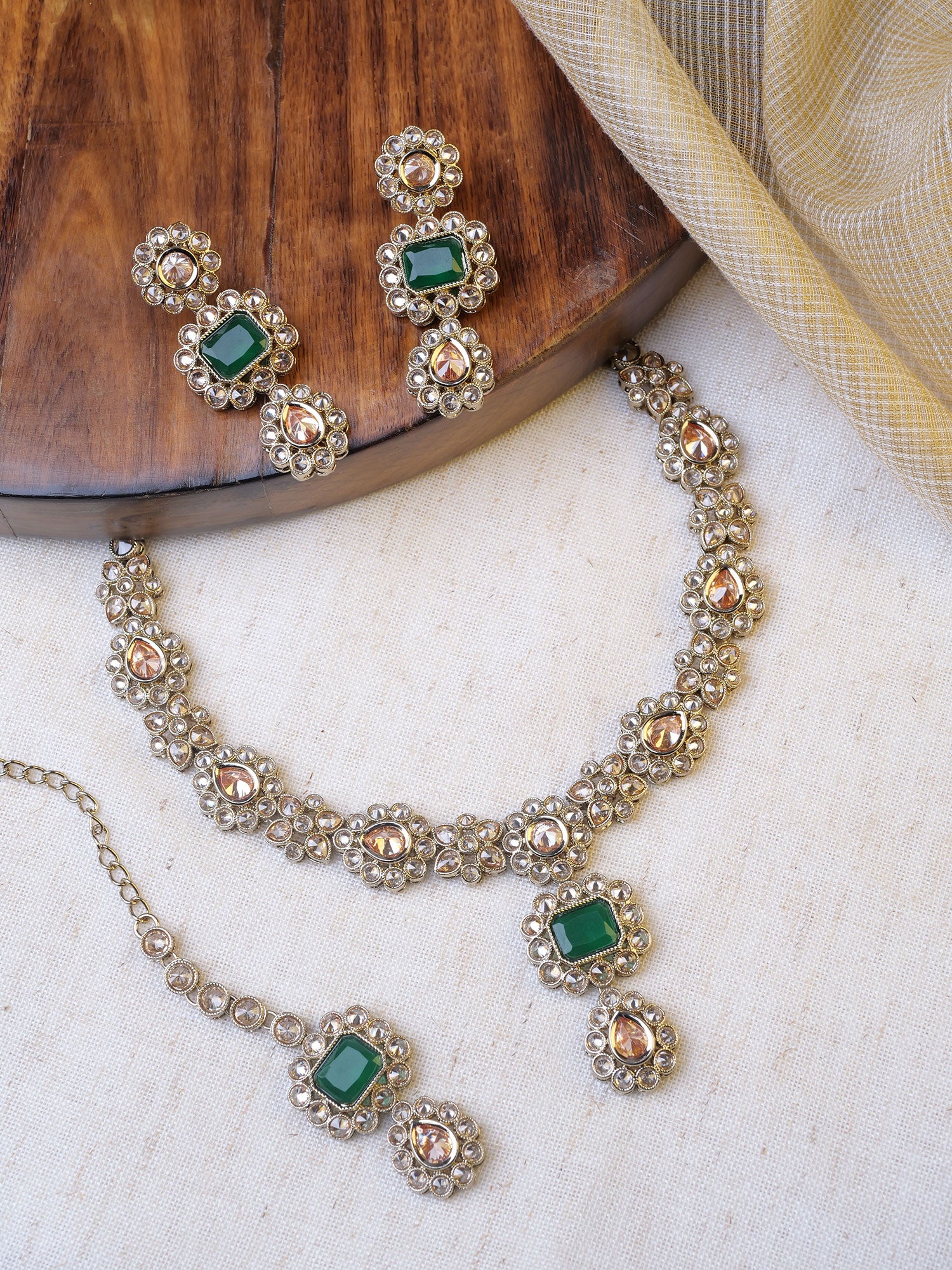 Samirah Necklace Set in Green and Antique Gold