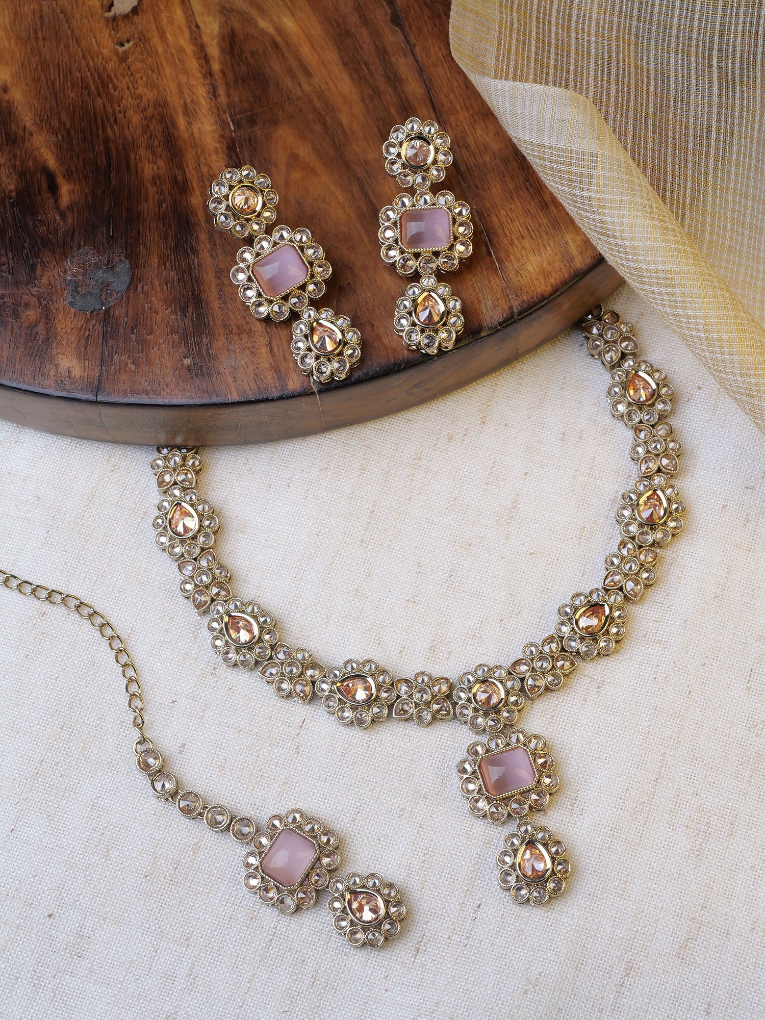 Samirah Necklace Set in Light Pink and Antique Gold