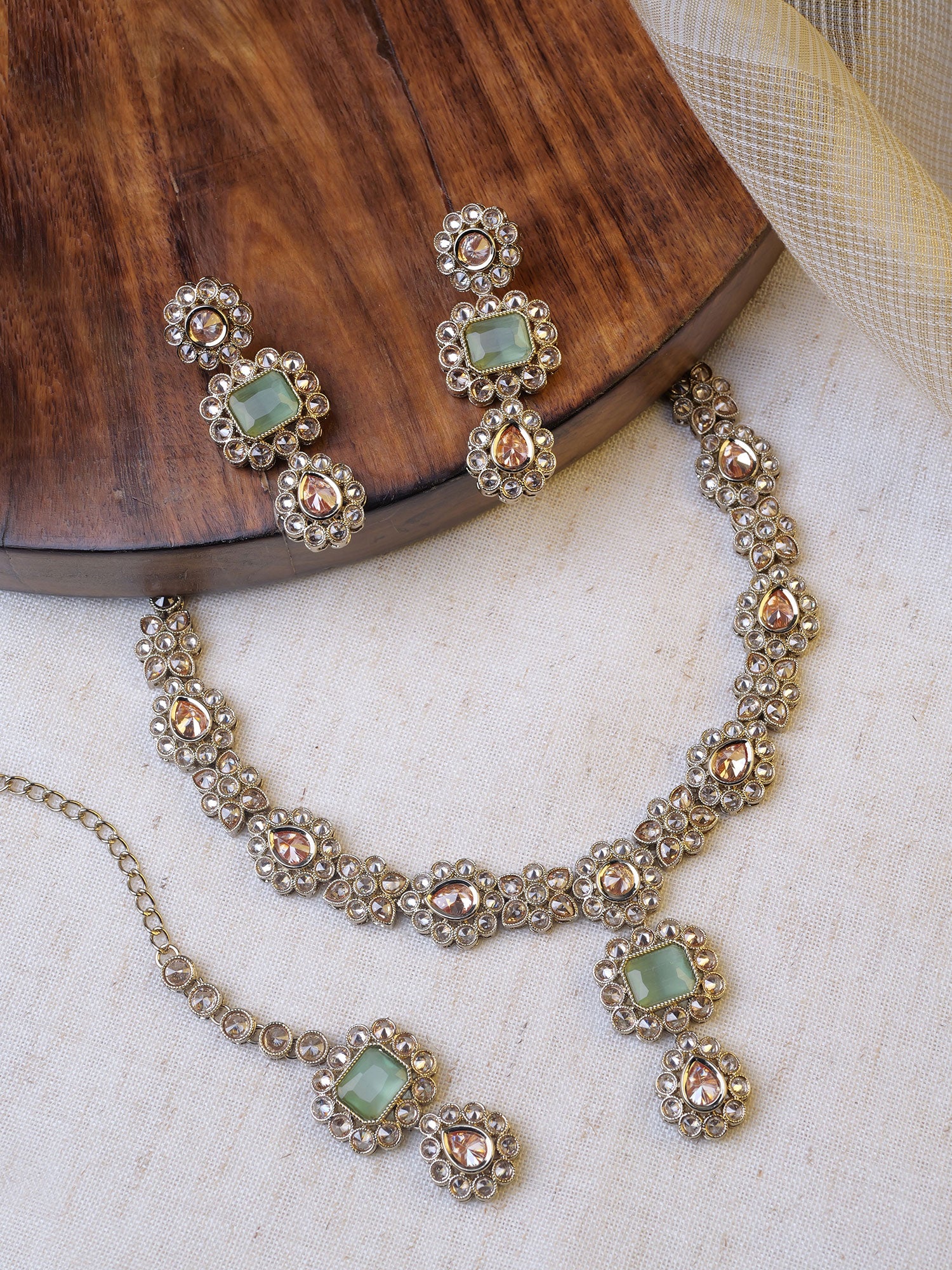 Samirah Necklace Set in Mint and Antique Gold