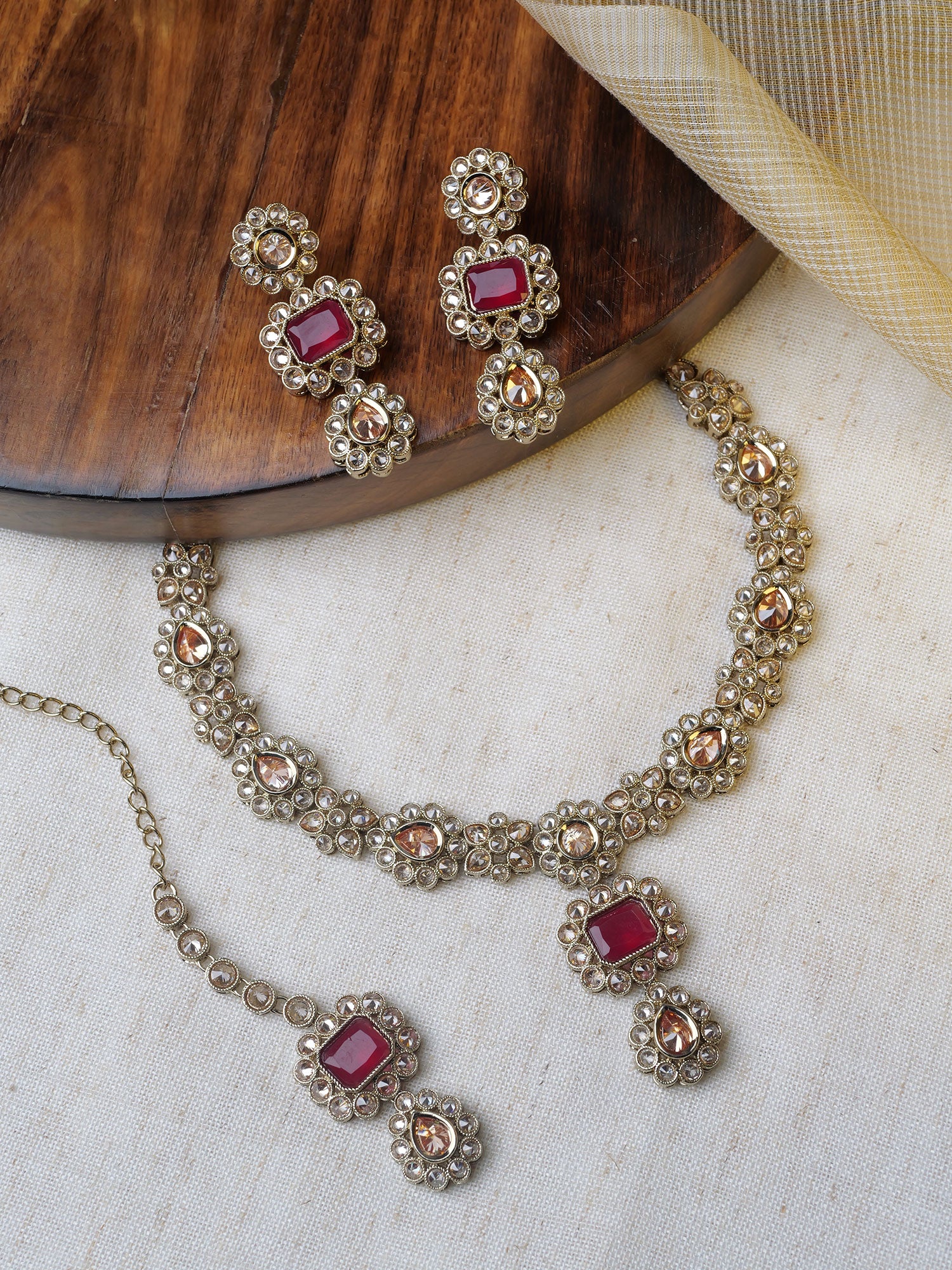 Samirah Necklace Set in Ruby and Antique Gold