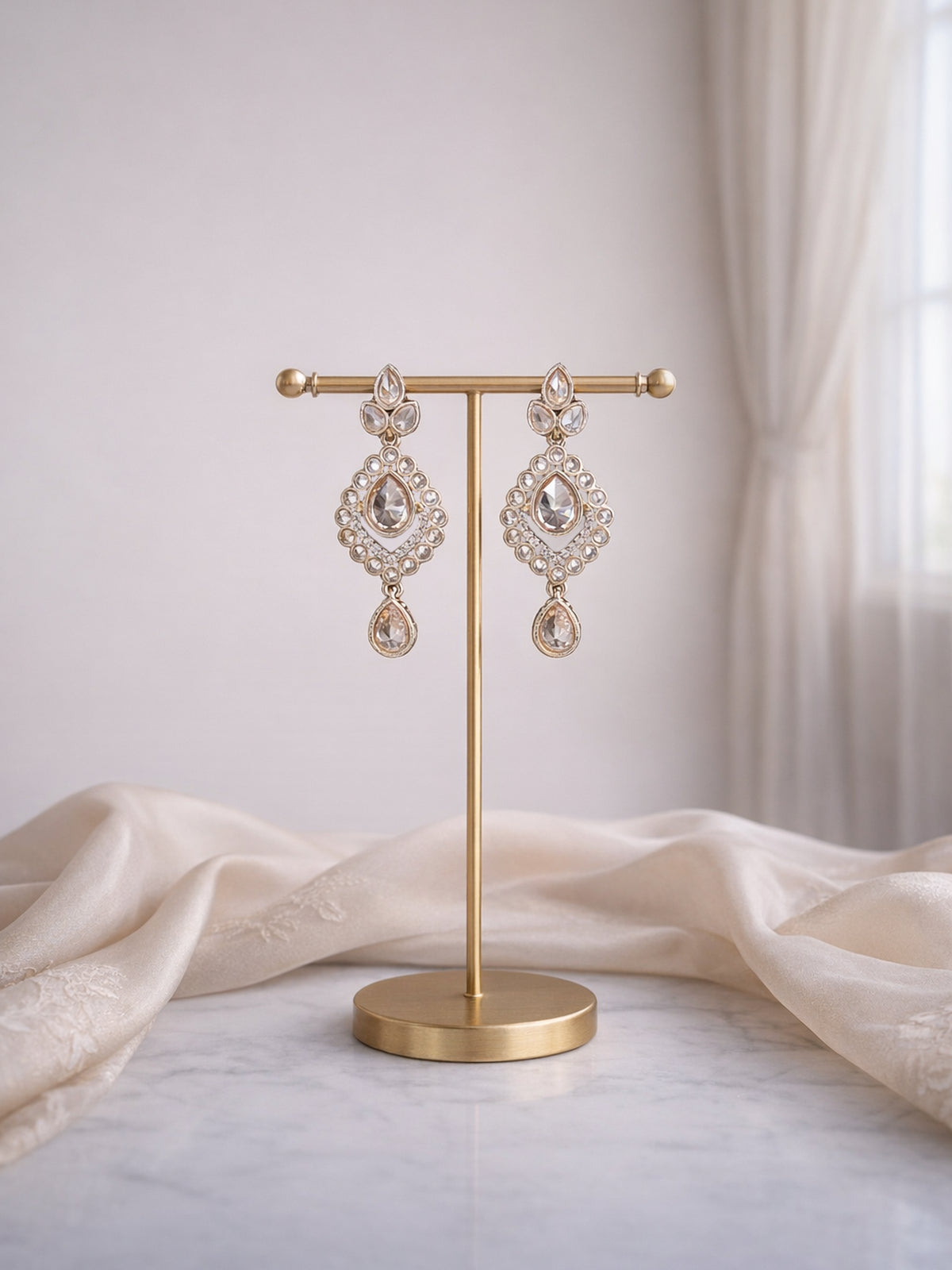 Sapna Small Earrings in Champagne 