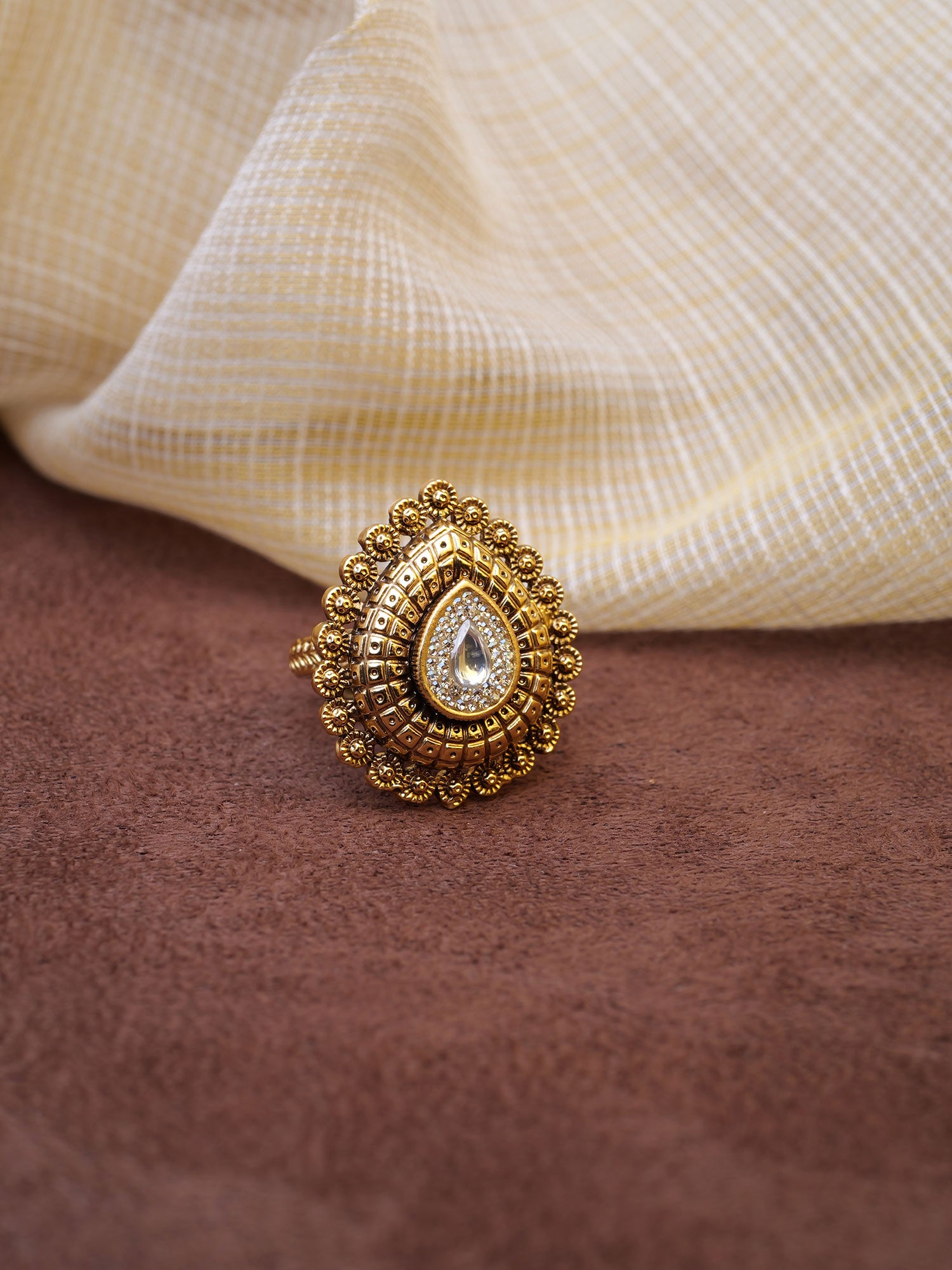 Shringar Classic Ring in White