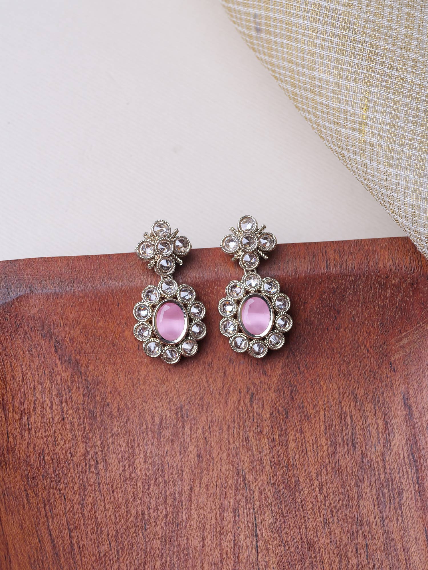 Shruti Small Earrings in Light Pink