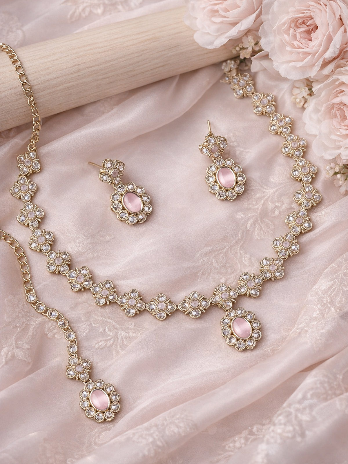 Shruti Necklace Set in Light Pink