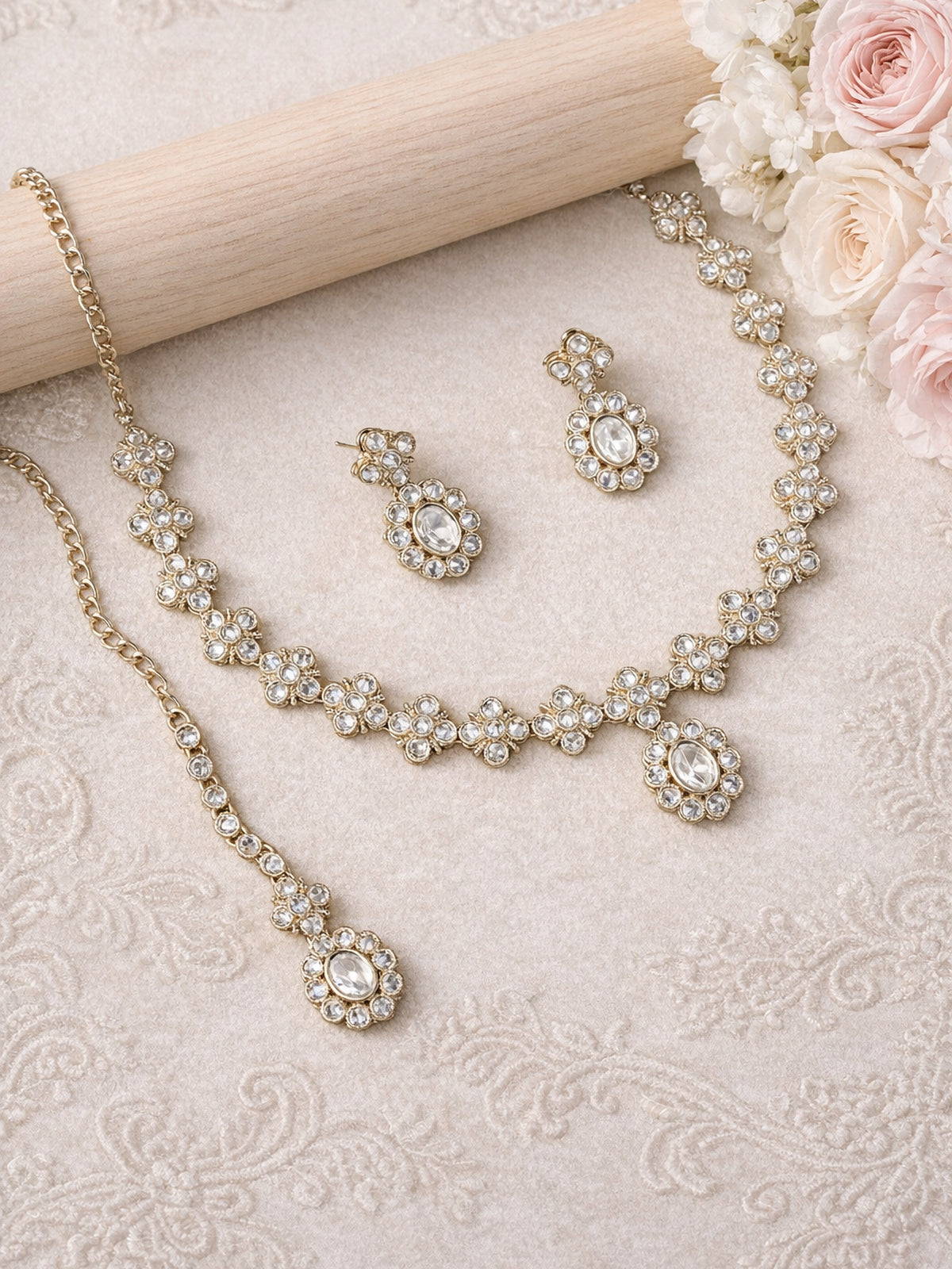 Shruti Necklace Set in White