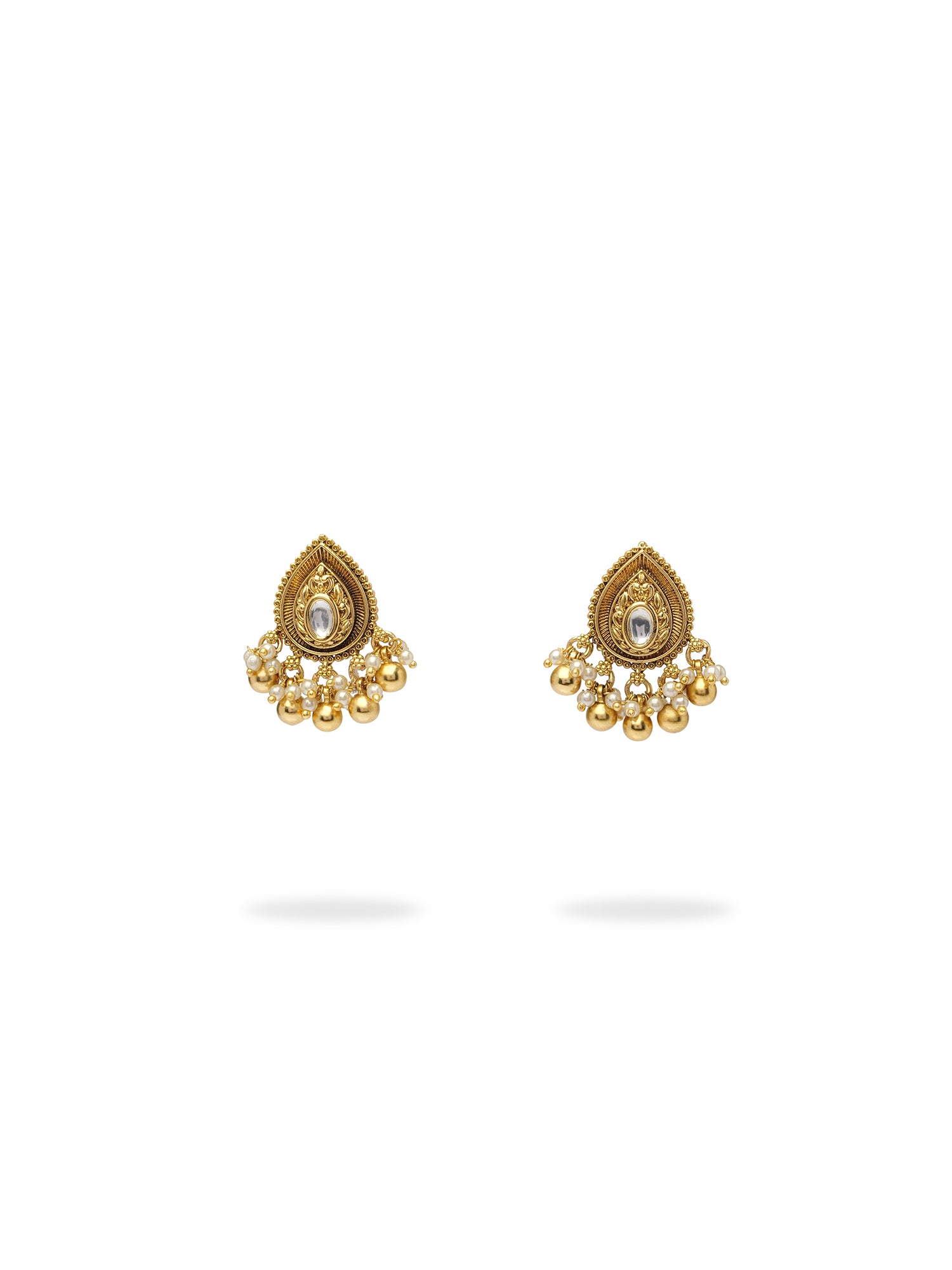 Sona Small Kundan Earrings in Pearl