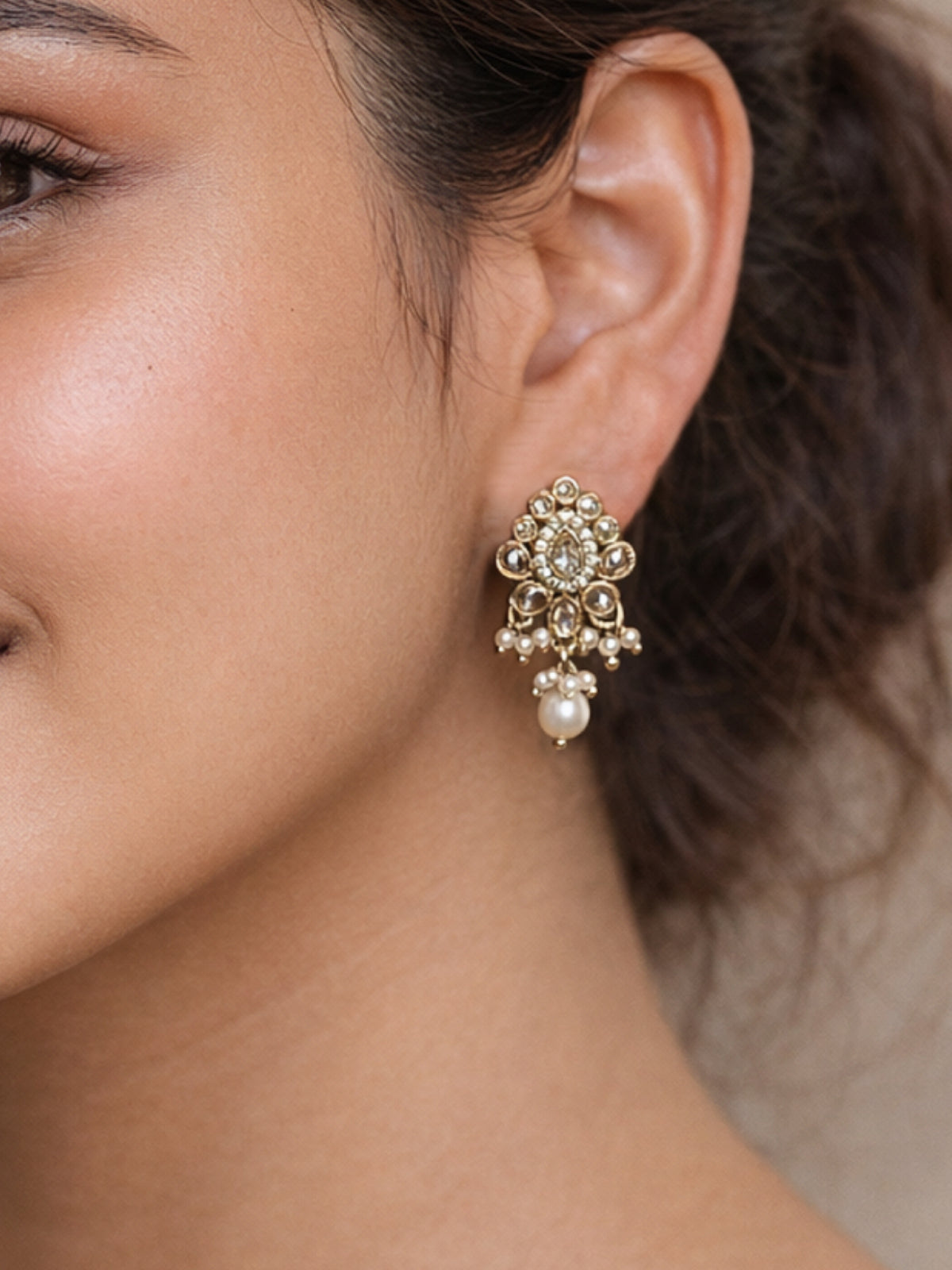 Sonal Small Earrings in Champagne 