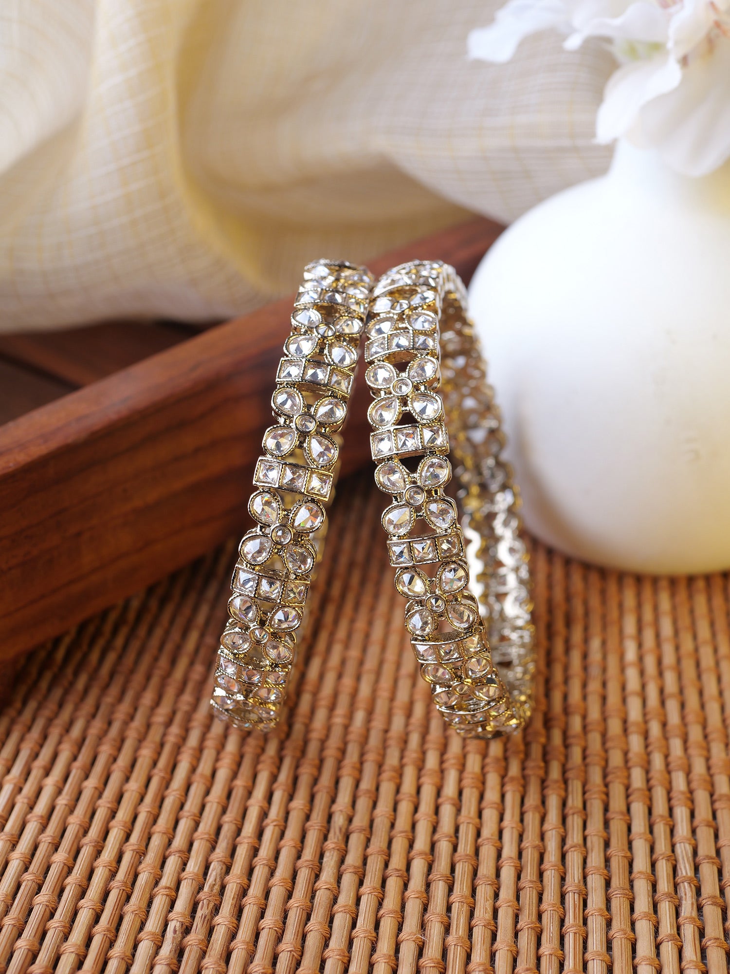 Sonara Kada Bangles in White