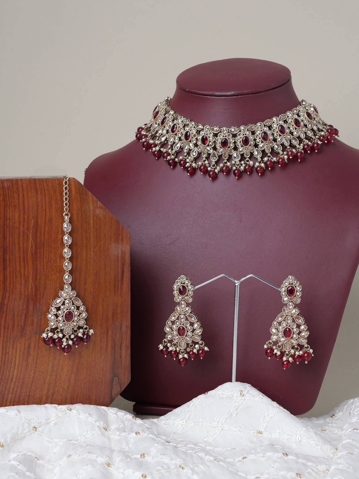 Suhani Necklace Set in Maroon
