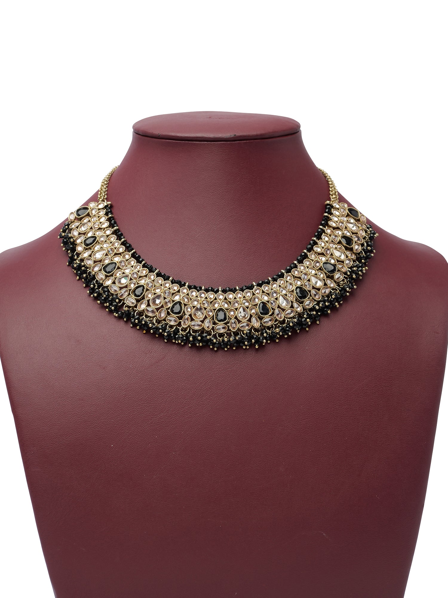 Sukhmani Cluster Necklace Set in Black