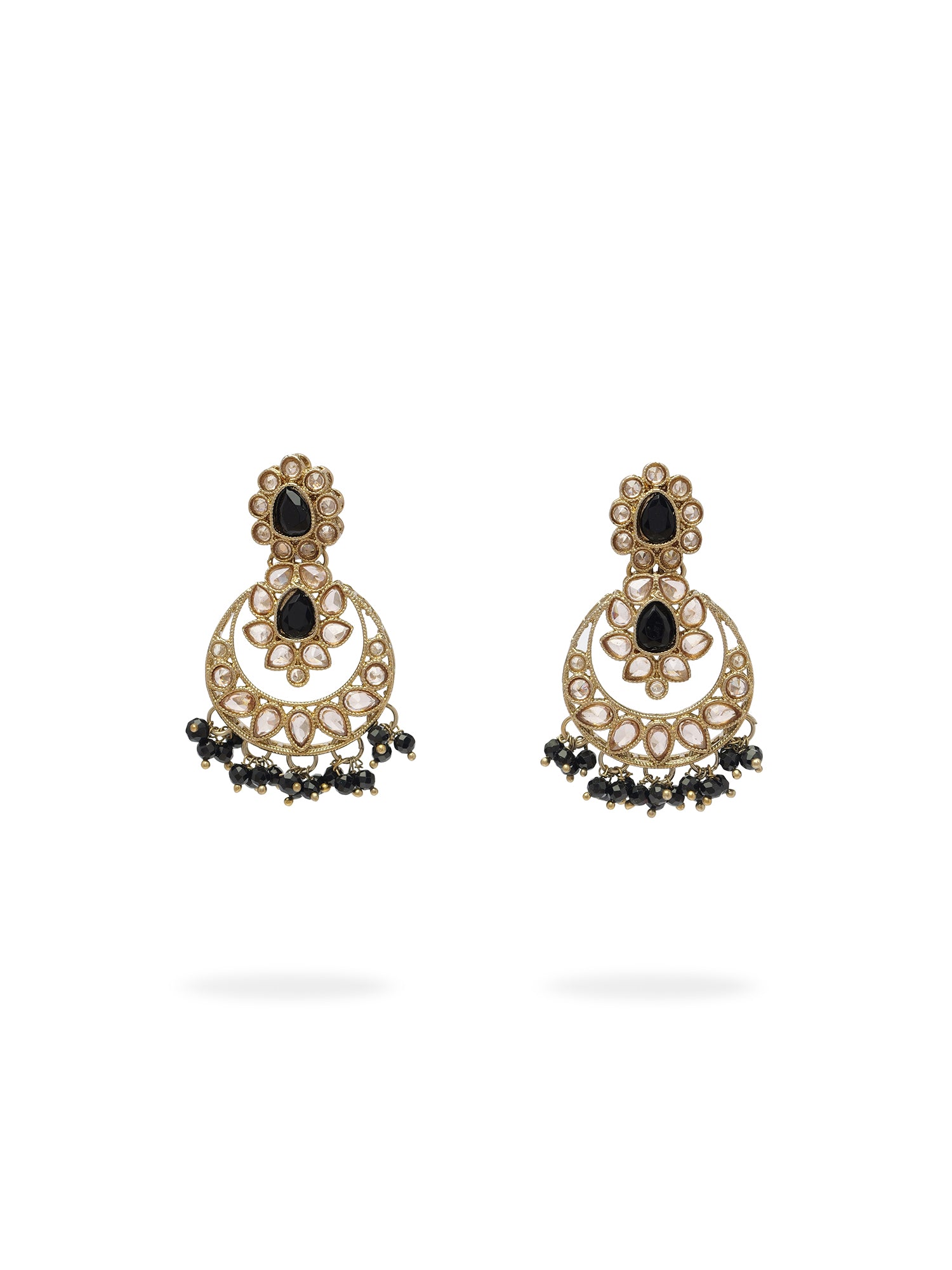 Sukhmani Cluster Necklace Set in Black