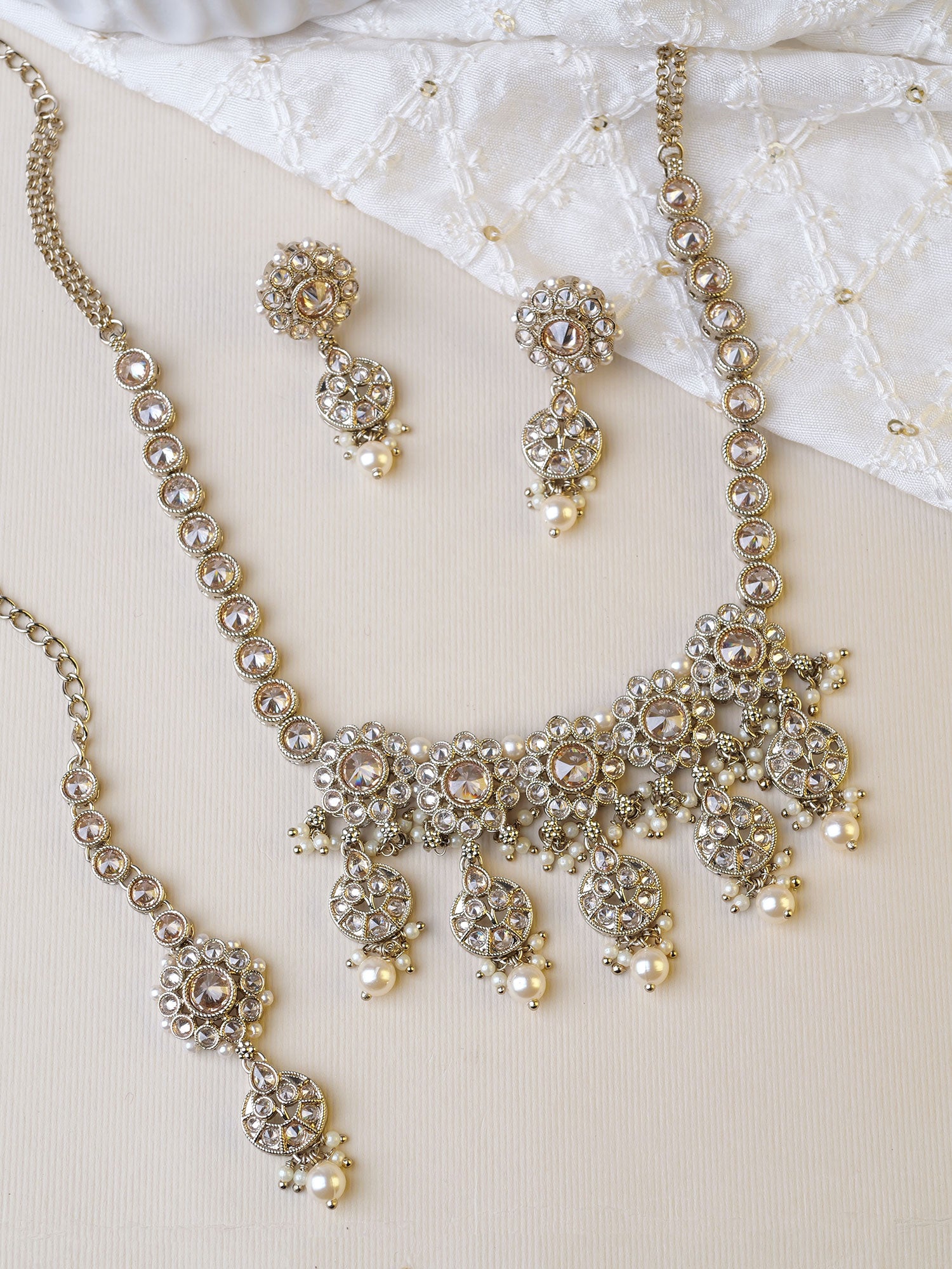 Tahira Necklace Set in Pearl and Champagne