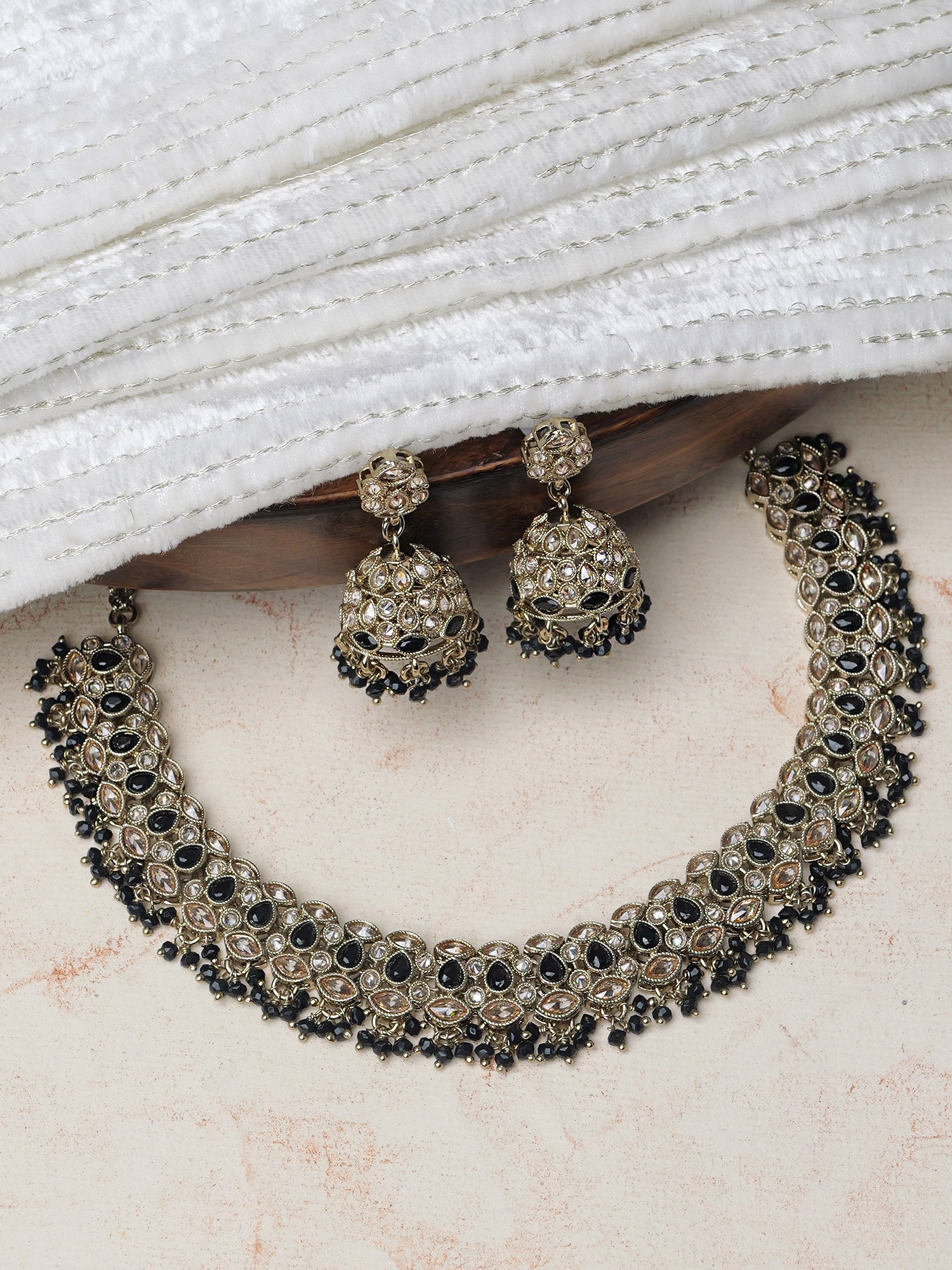 Tamira Necklace Set in Black
