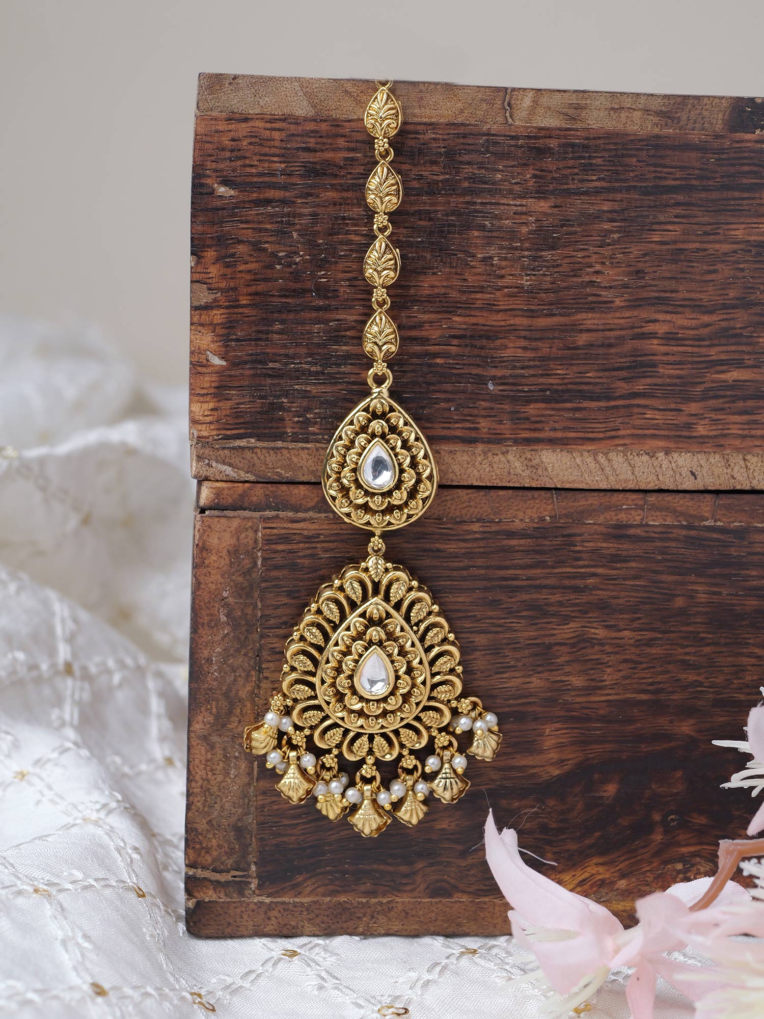 Tavisha Maang Tikka in Gold Oxidised