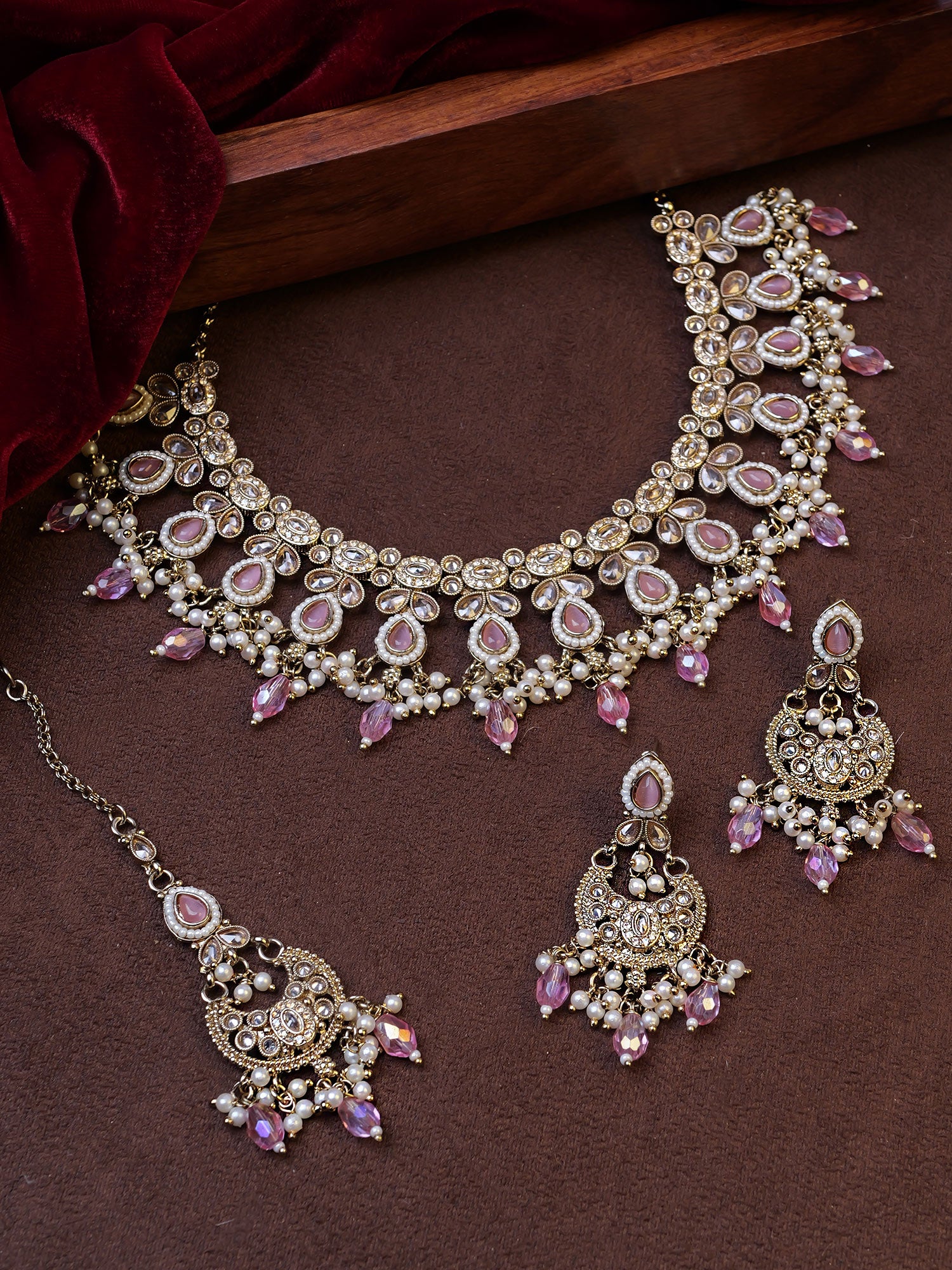 Vedika Pearl Necklace Set in Pink