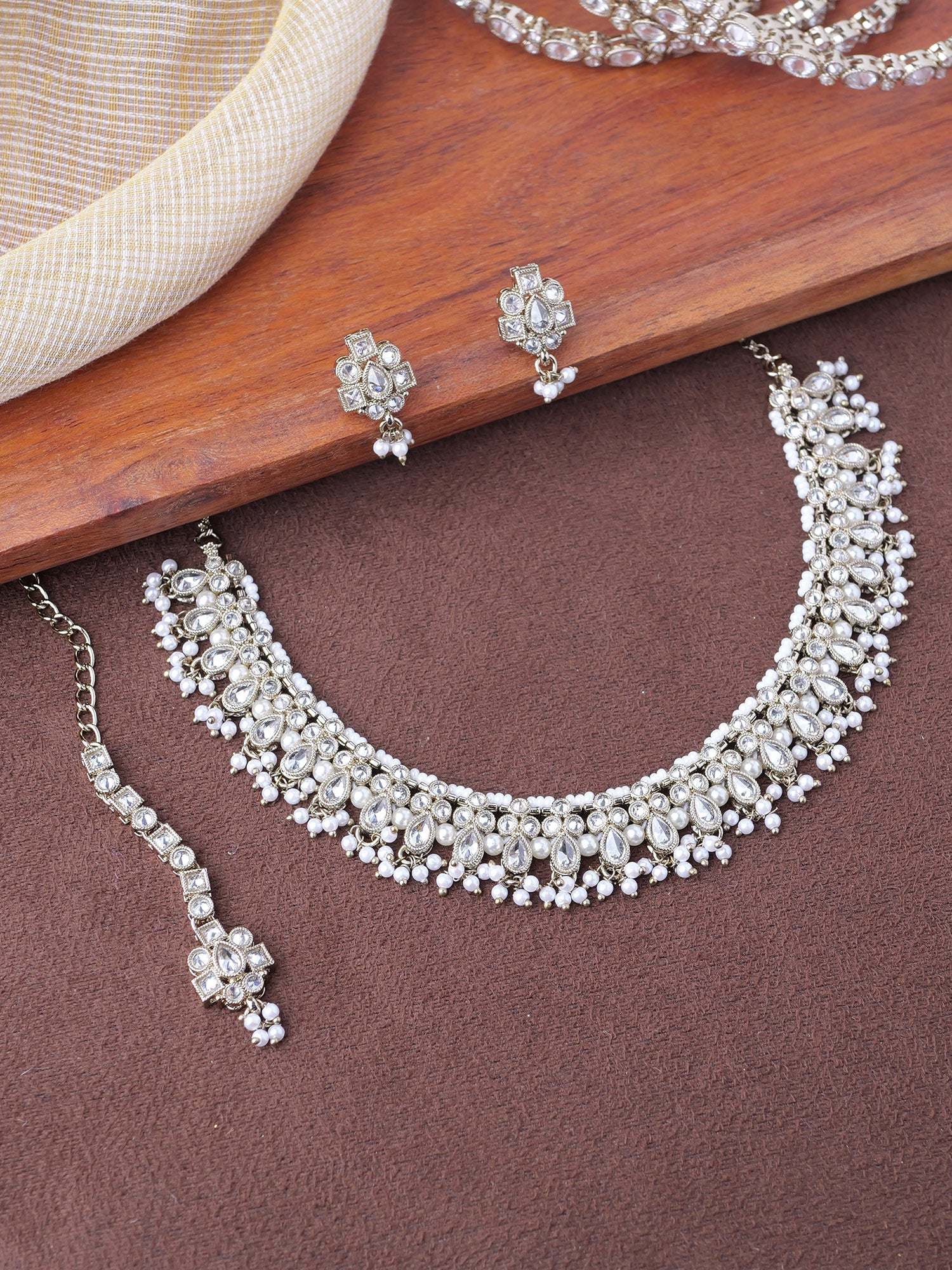 Yasmeen Necklace Set in White