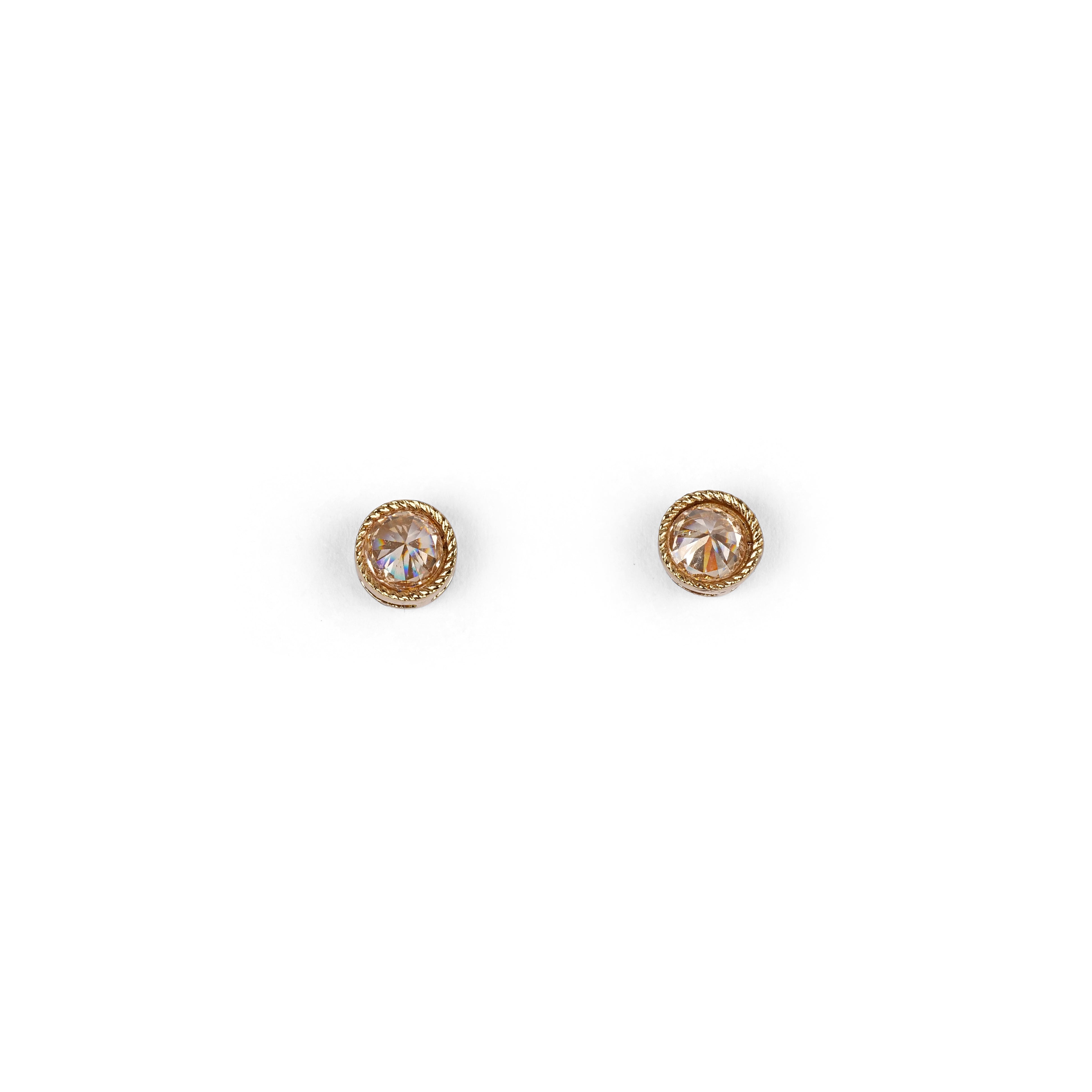 Ear Stud ANNA SIGNATURE STAR 5mm | Ear studs, Stud earrings, Timeless  jewelry