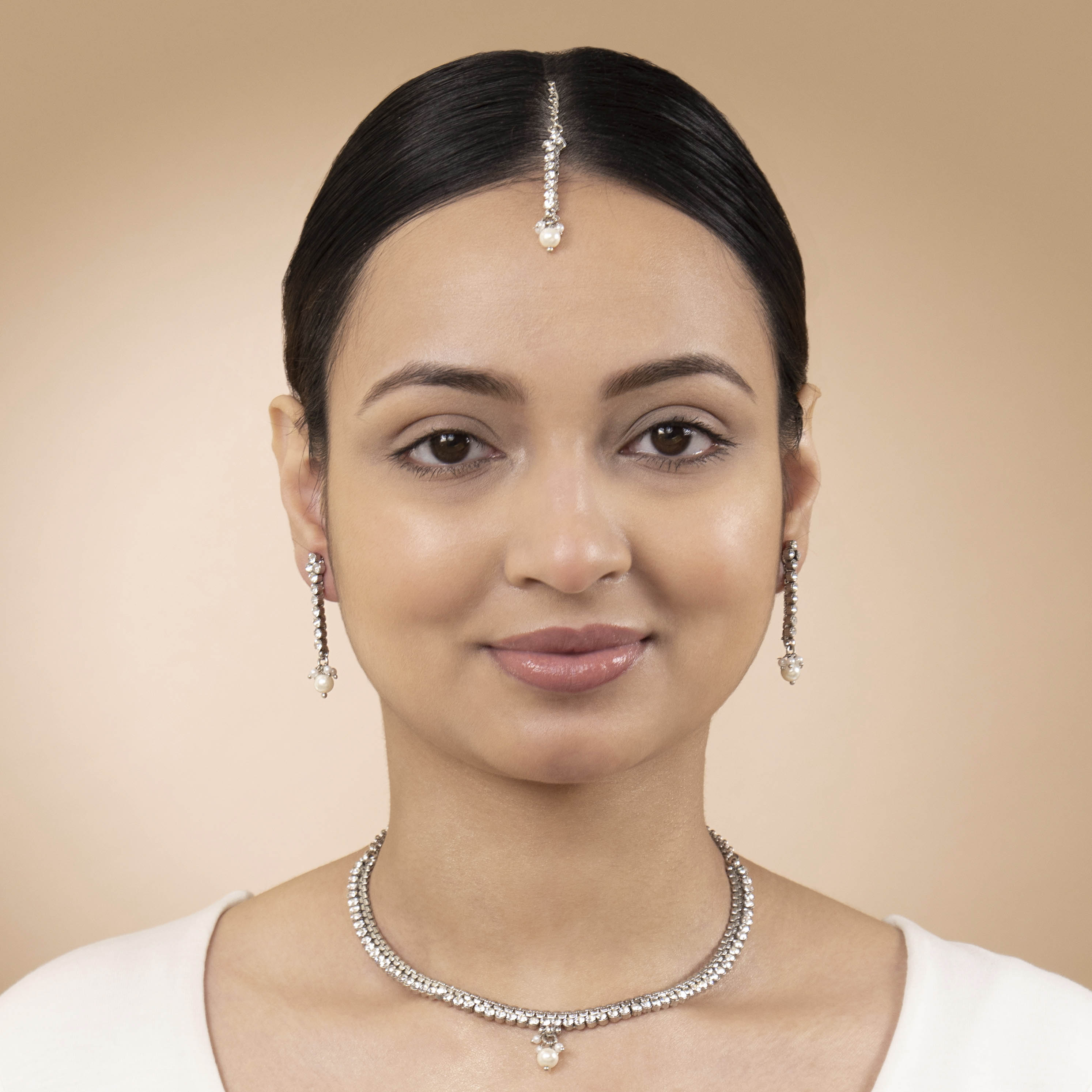 Lina Necklace Set in Pearl and Rhodium